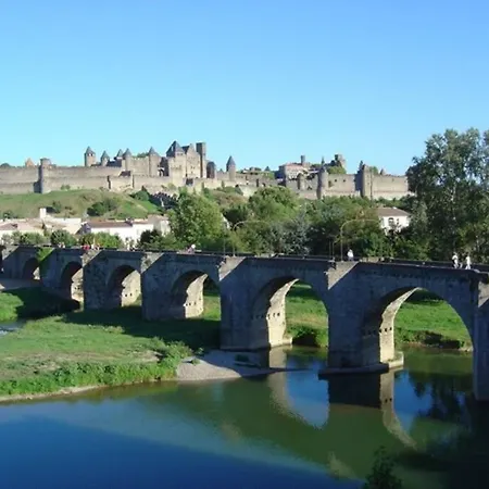 Le De Simon Au Pied De La Cite
