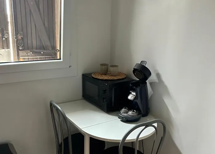 Le De Simon Au Pied De La Cite